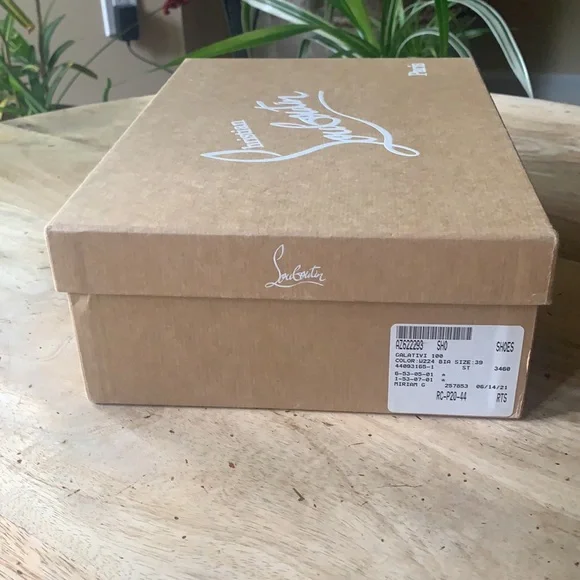 CHRISTIAN LOUBOUTIN Shoebox - Picture 4 of 6